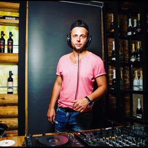 DJ Christopher Damas