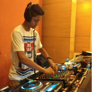 DJ PRAMX
